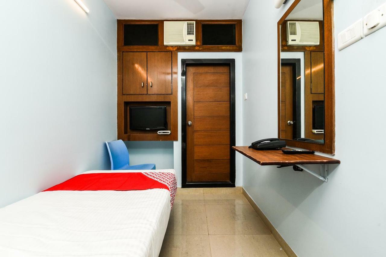 Balaji Grand Hotel Kakinada Exterior photo